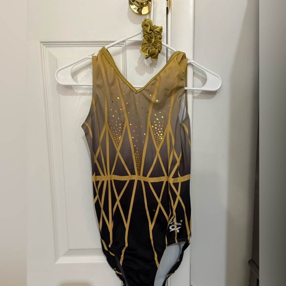 GK Suni Lee signature The Gold Era leotard
E4536